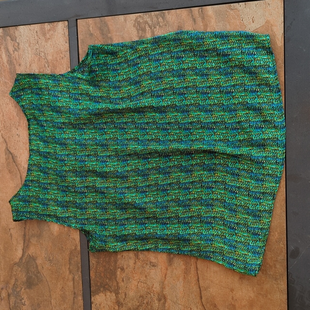 Notations Sleeveless Top - Picture 3 of 6